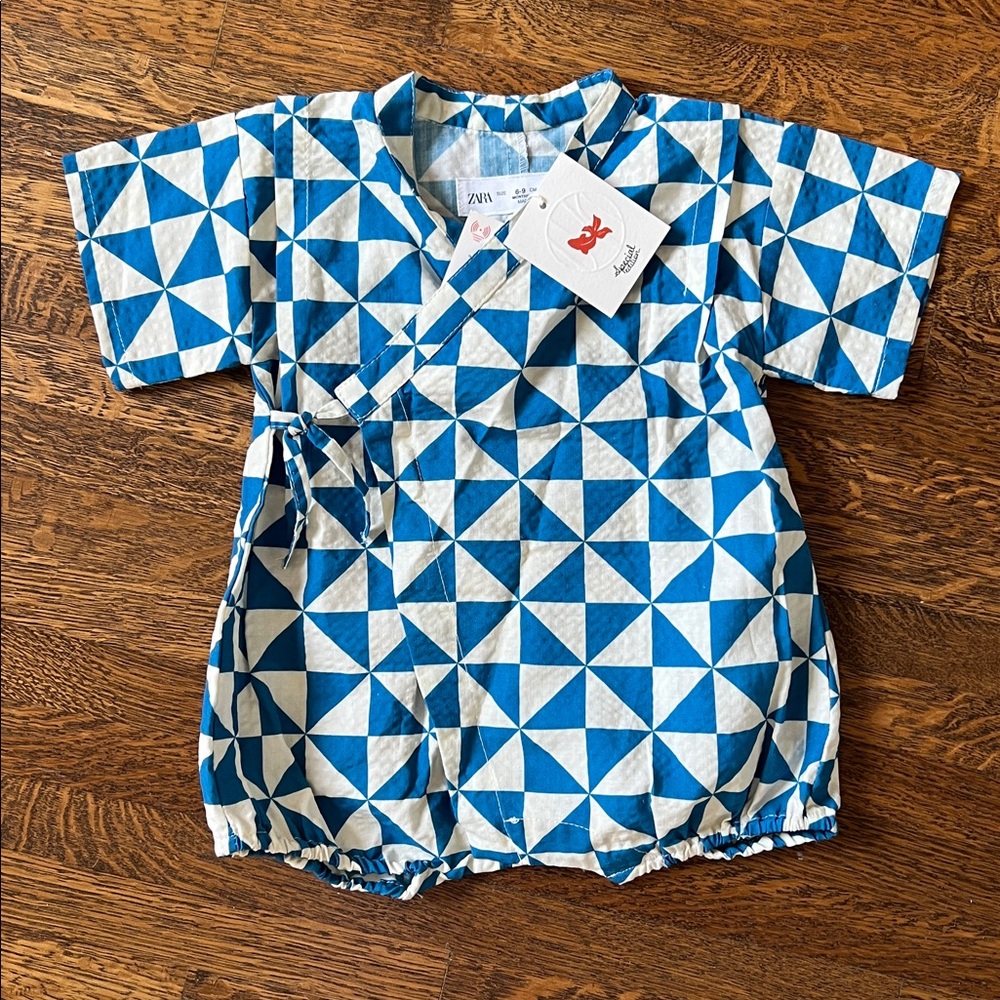 Zara Blue and White Geometric Patterned Kimono Baby Romper

Special Edition